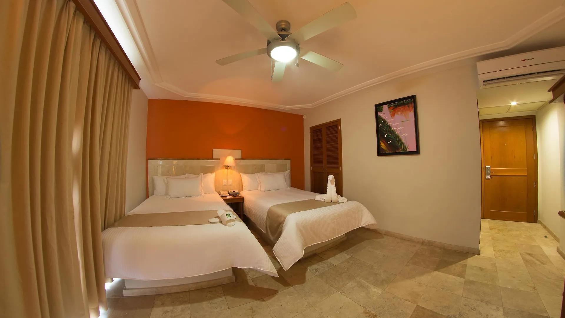 Quality Inn Mazatlán 4*,  México