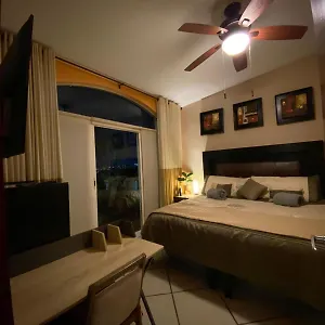  Apartamento Ocean Front- Marina View- Tiara Sands Resort, Sleeps 4