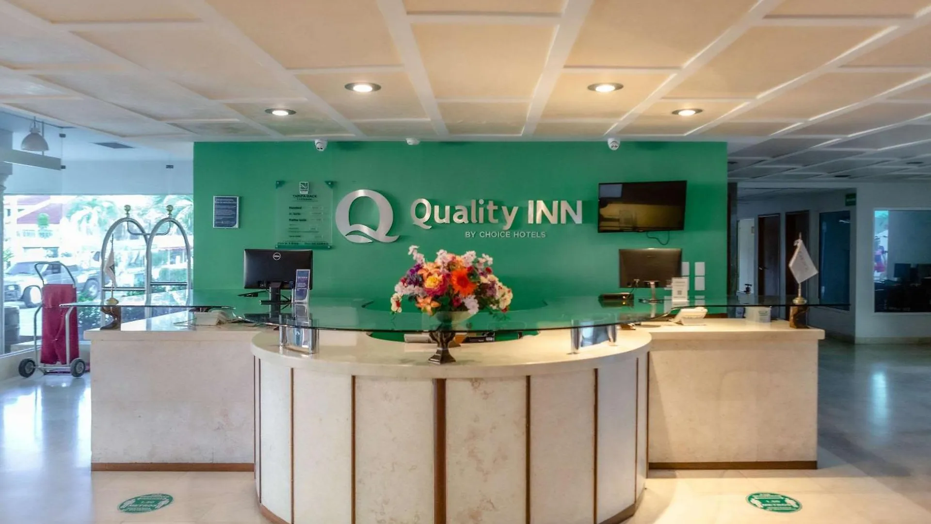 ****  Quality Inn Mazatlan Mexico