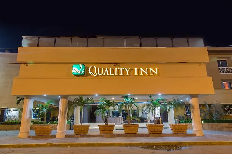 Quality Inn Mazatlan 4*,